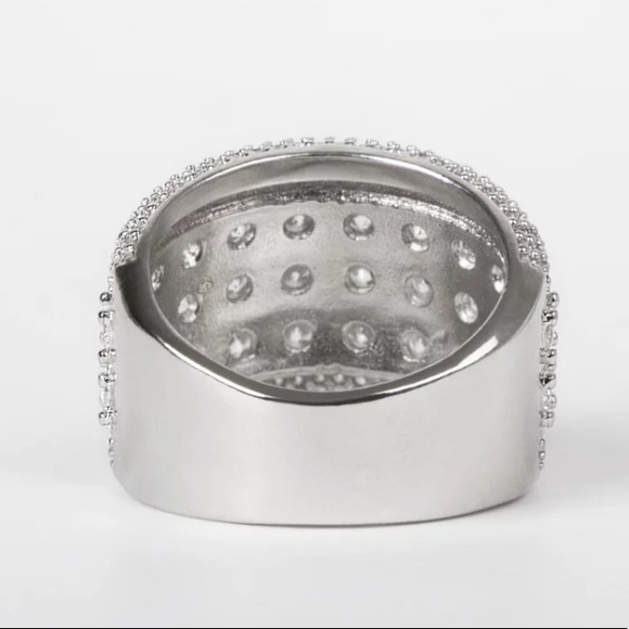 NEW 925 BAGUE STERLING SILVER DIAMOND RING, CUTE RING, SHINY RING. - Picture 5 of 9